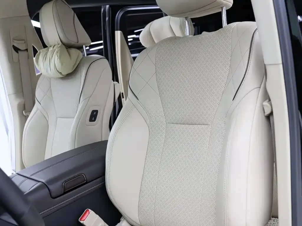 Toyota Alphard — фото 4