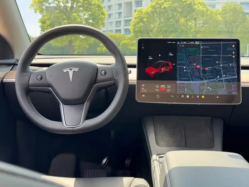 Tesla Model Y — фото 2