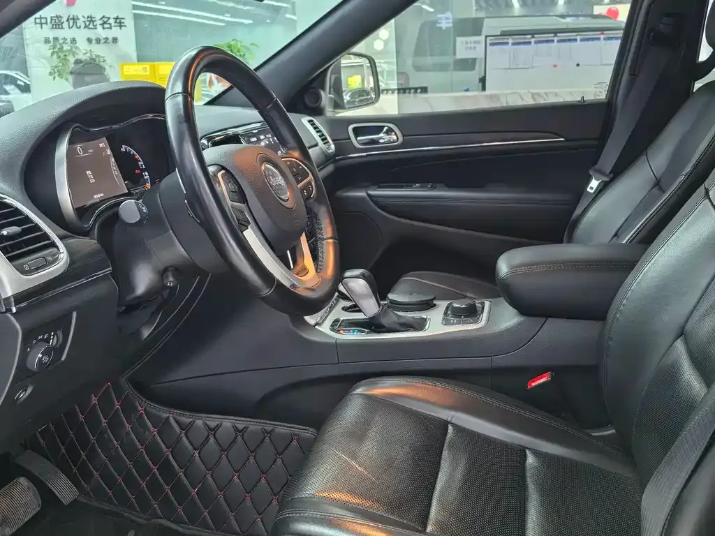 Jeep Grand Cherokee (Import) — фото 4