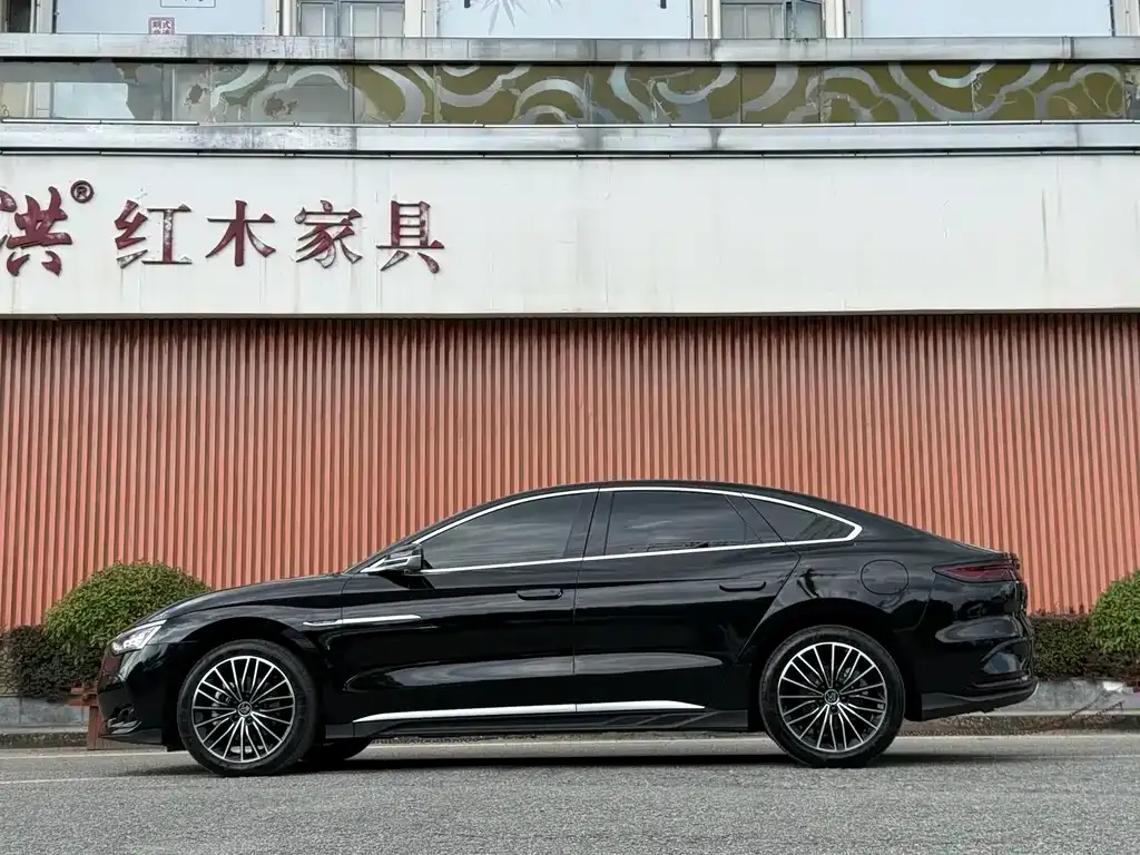 BYD Han — фото 4
