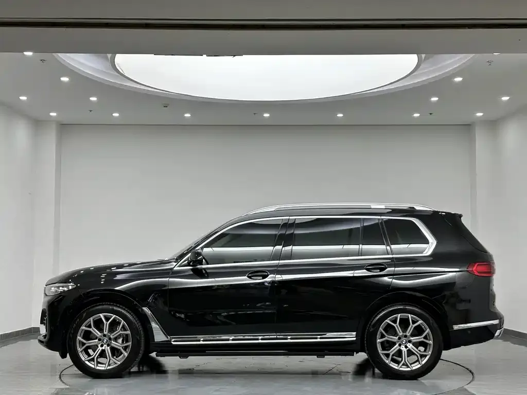 BMW X7 — фото 2