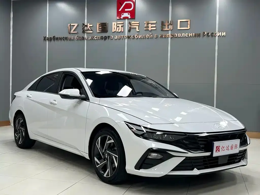 Hyundai Elantra — фото 9