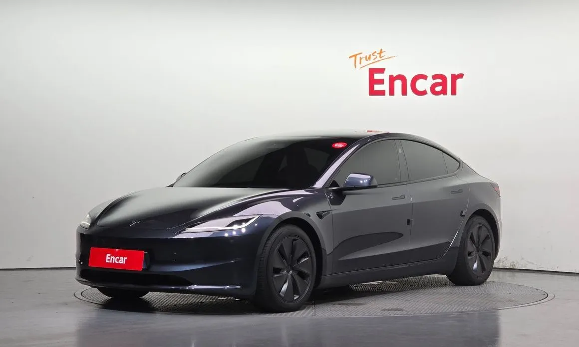 Tesla Model 3 — фото 1