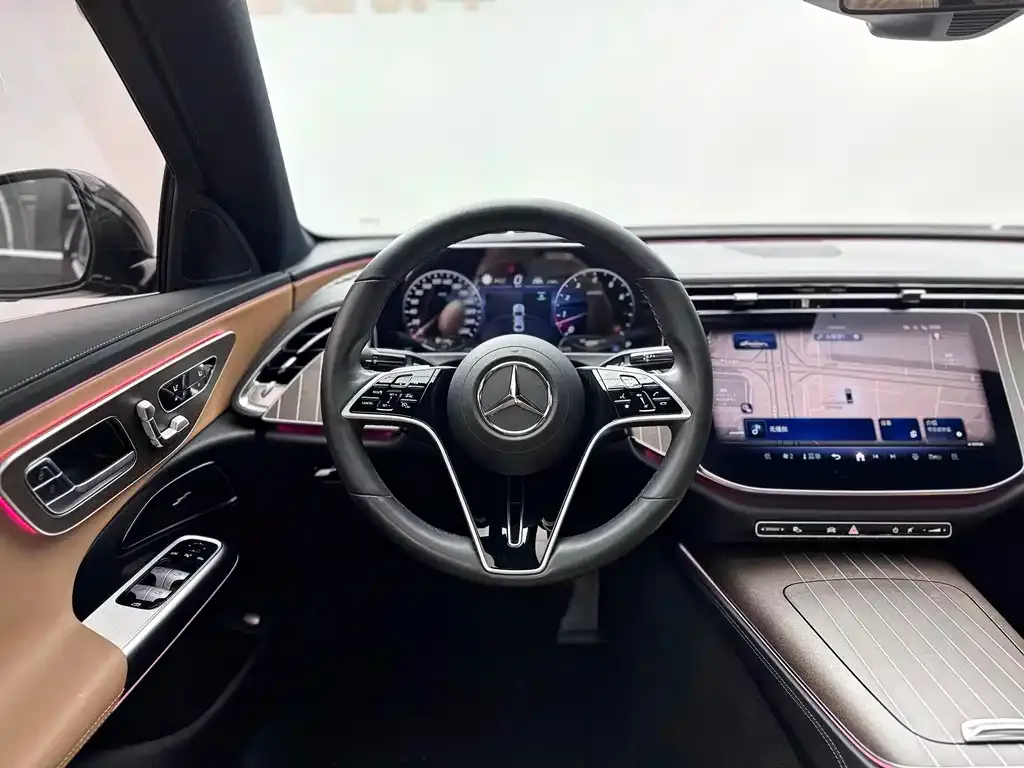 Mercedes-Benz E-Class — фото 9