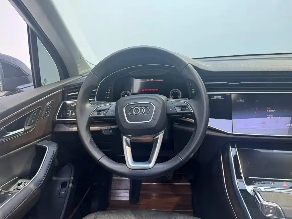 Audi Q7 — фото 8