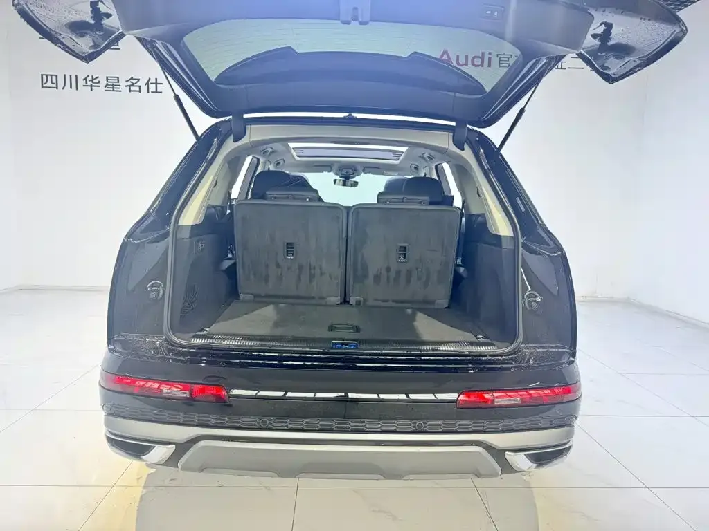 Audi Q7 — фото 10