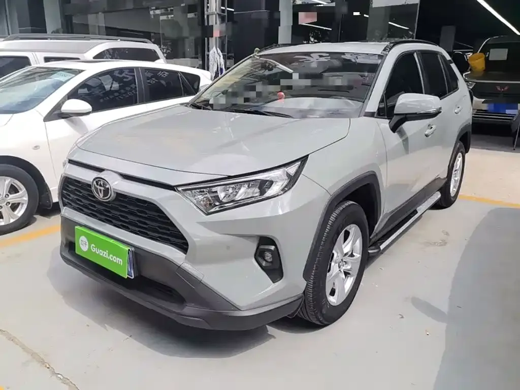 Toyota RAV4 — фото 3