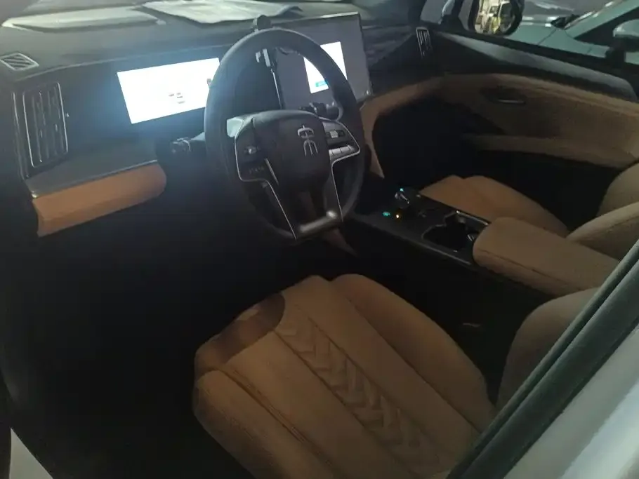 BYD L DM-i — фото 2