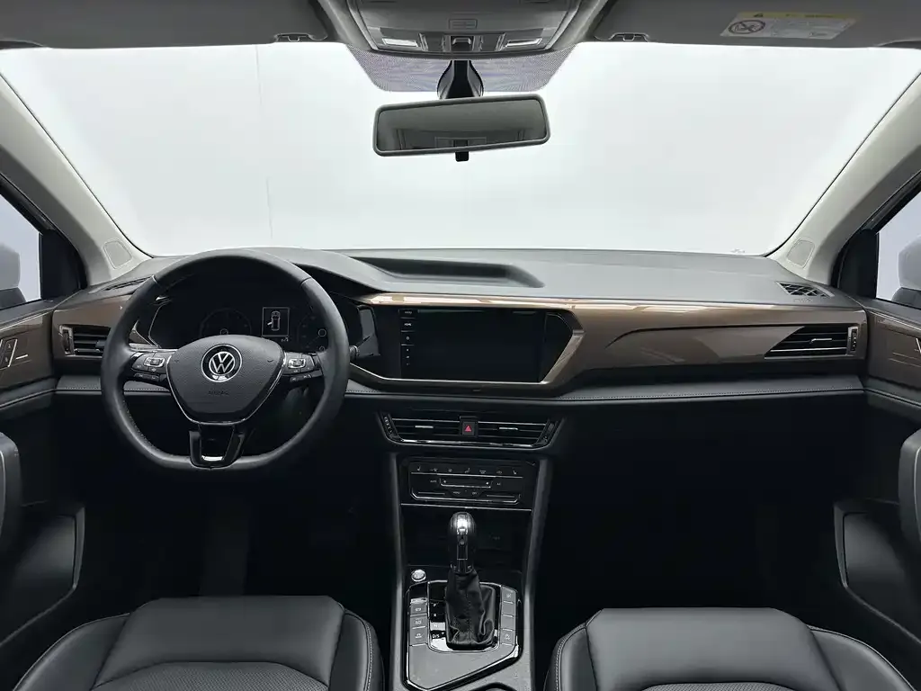 Volkswagen Tharu — фото 2