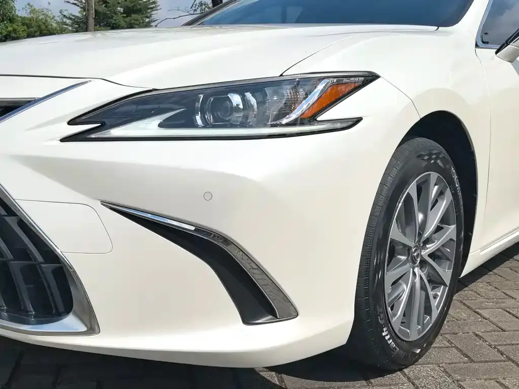 Lexus ES — фото 4