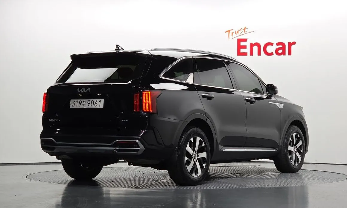 Kia Sorento — фото 8