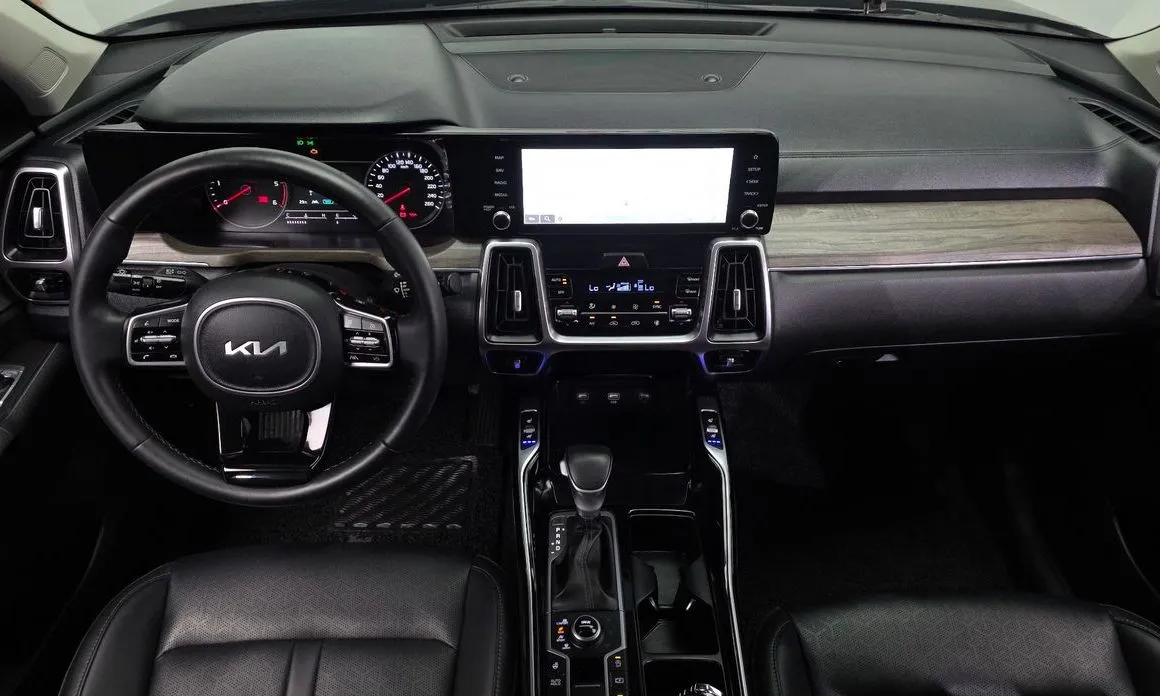 Kia Sorento — фото 9