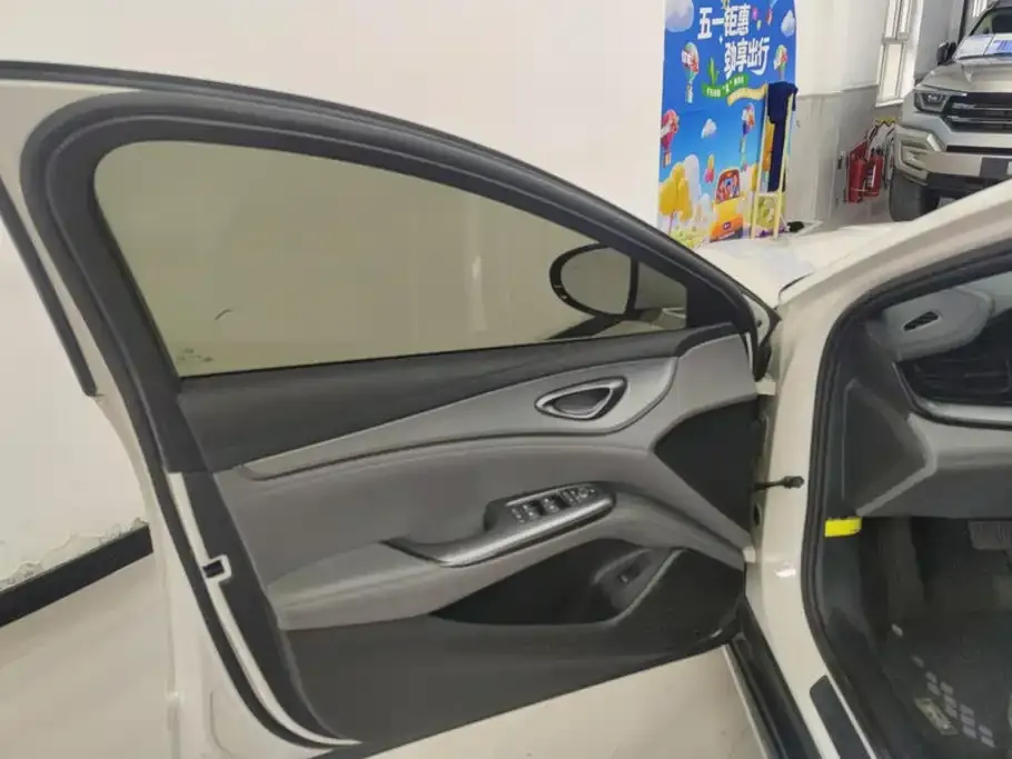 BYD Seal 07 DM-i — фото 6