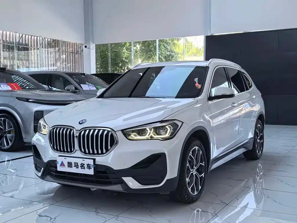 BMW X1 — фото 1