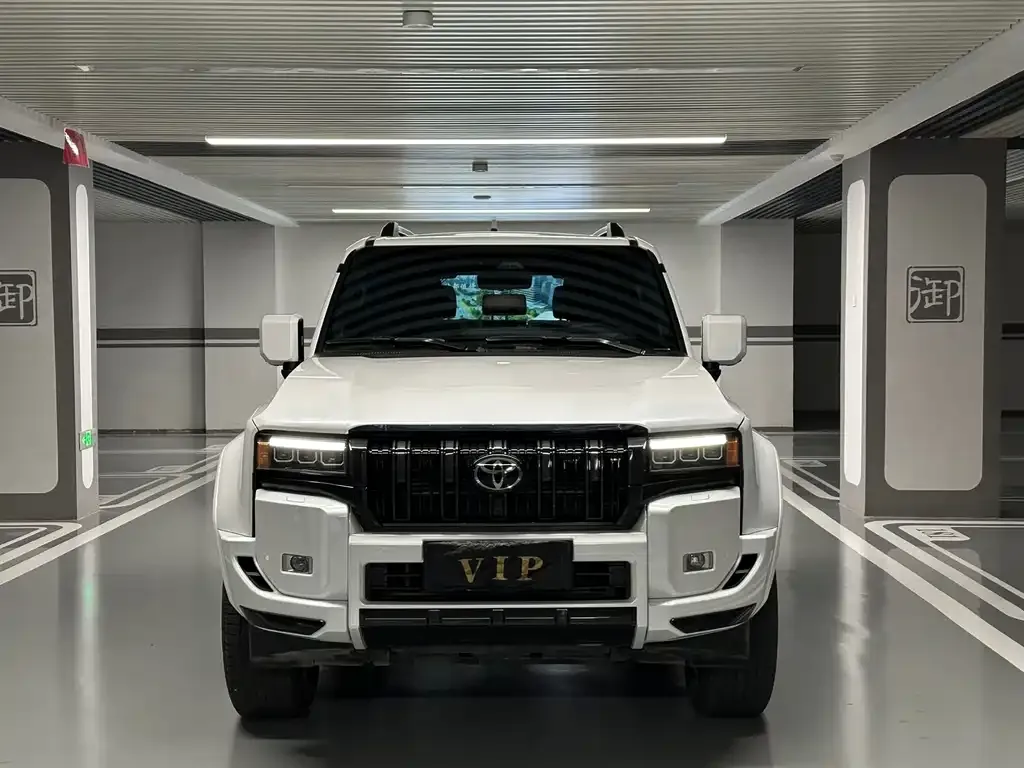 Toyota Prado — фото 10