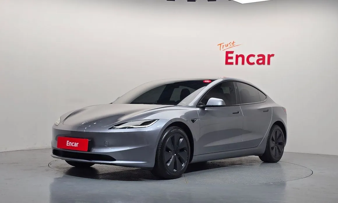 Tesla Model 3 — фото 1