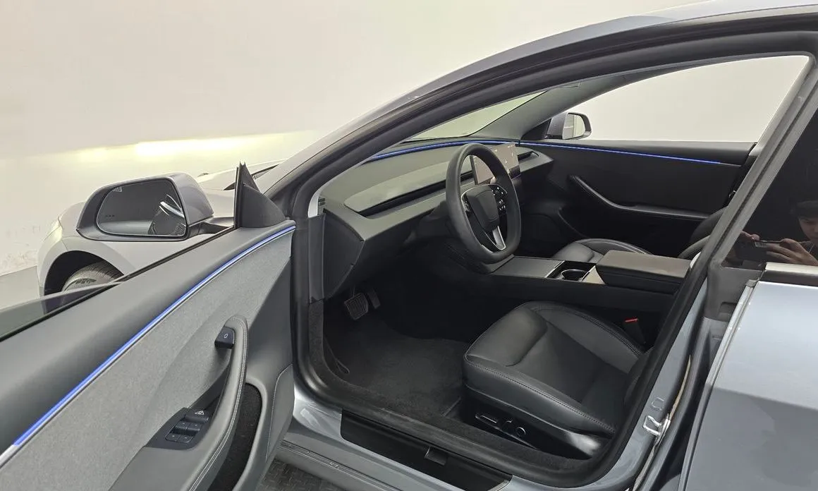 Tesla Model 3 — фото 10