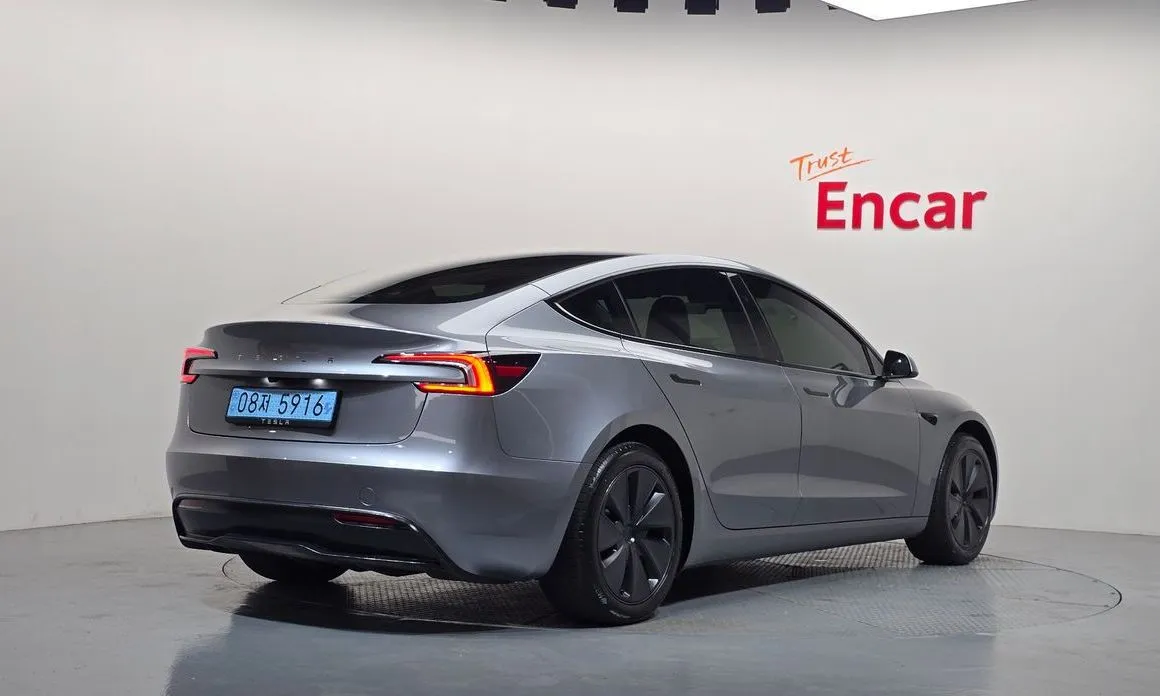 Tesla Model 3 — фото 3