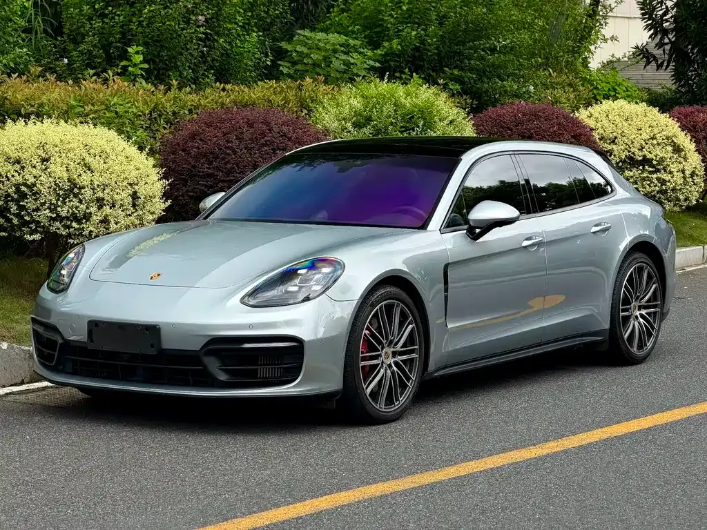 Porsche Panamera — фото 1