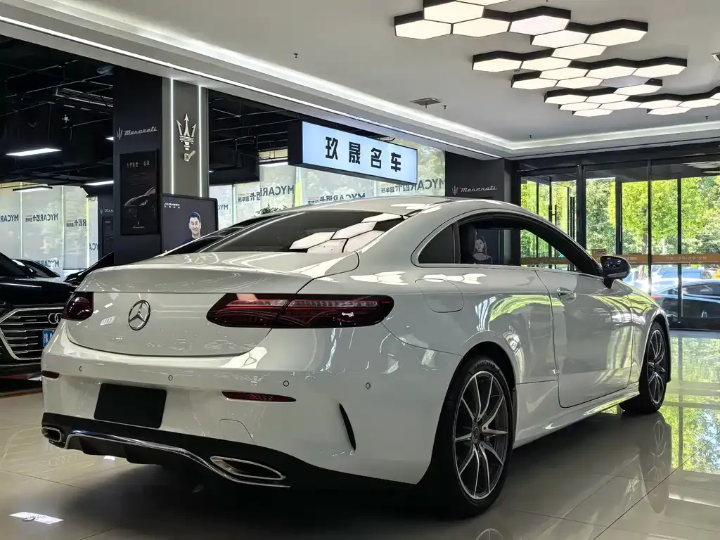 Mercedes-Benz E-Class (Import) — фото 8