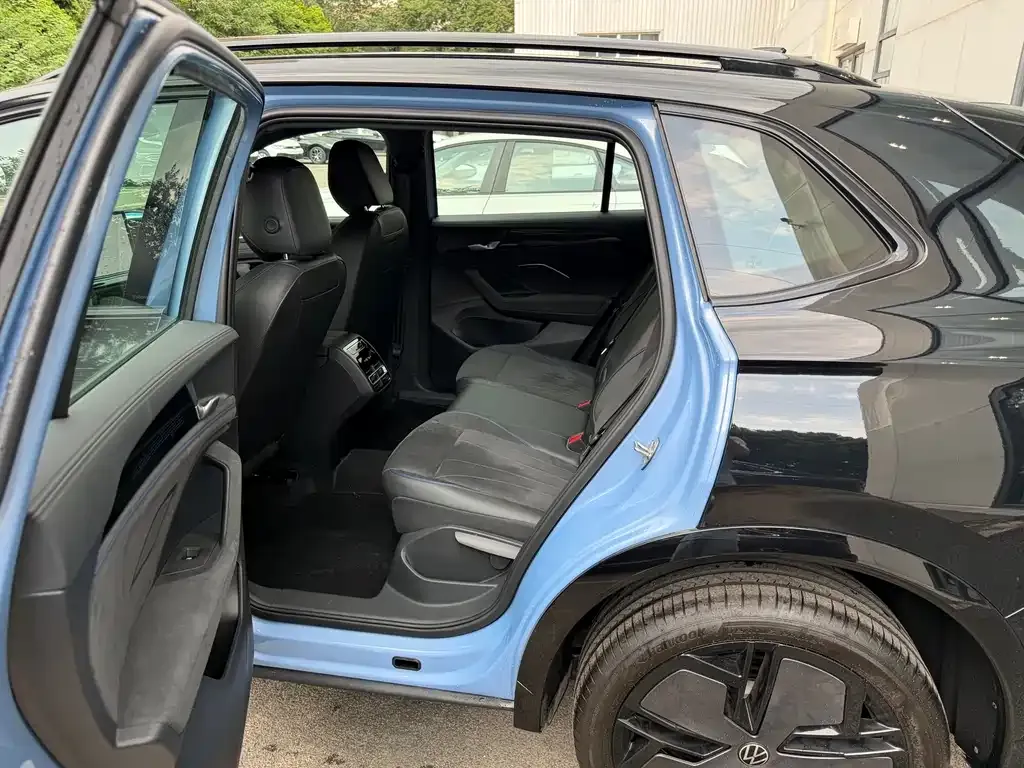 Volkswagen Tiguan L — фото 9