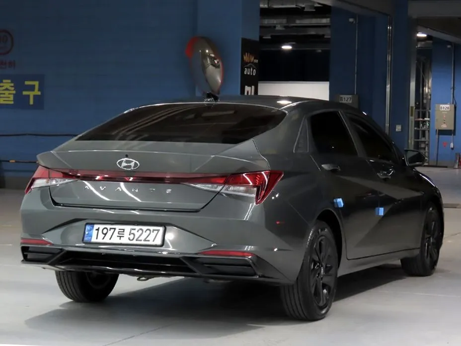 Hyundai AVANTE — фото 2