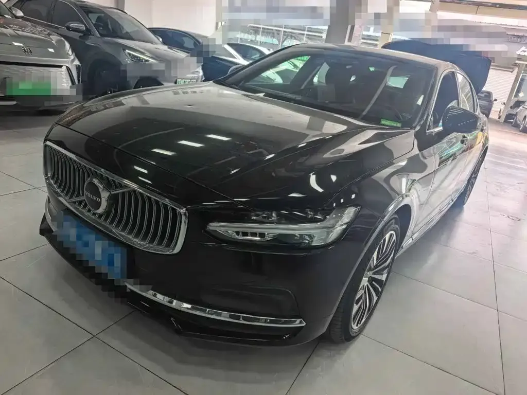 Volvo S90 — фото 1
