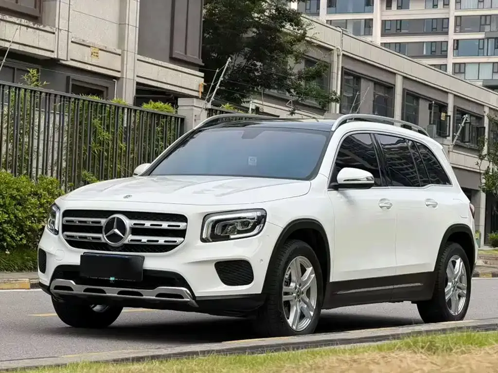Mercedes-Benz GLB — фото 1