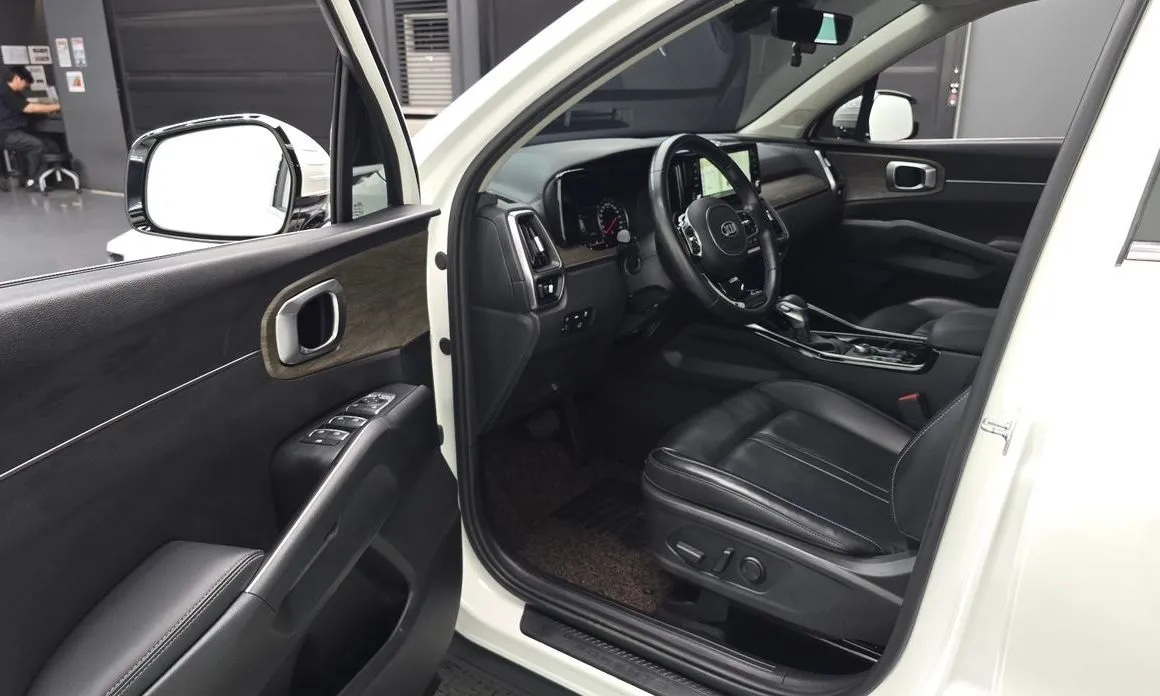 Kia Sorento — фото 7