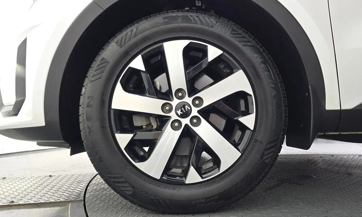 Kia Sorento — фото 6