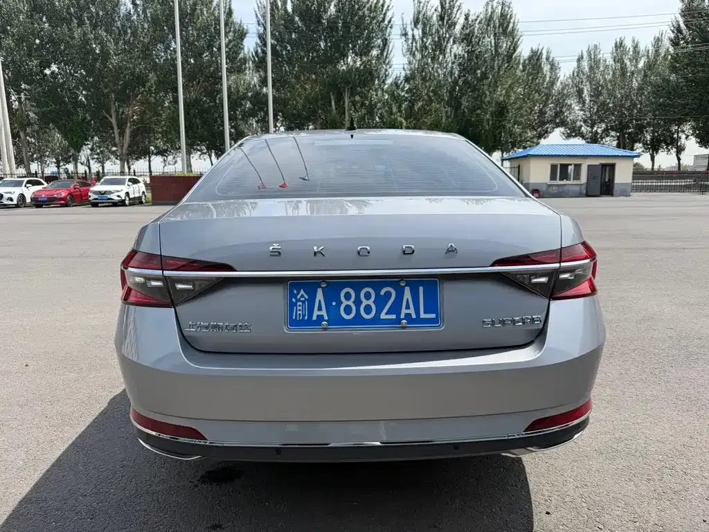 Skoda Superb — фото 5