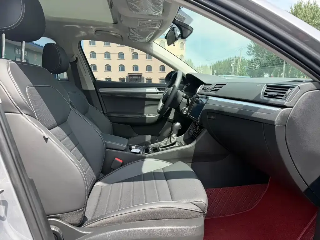 Skoda Superb — фото 4