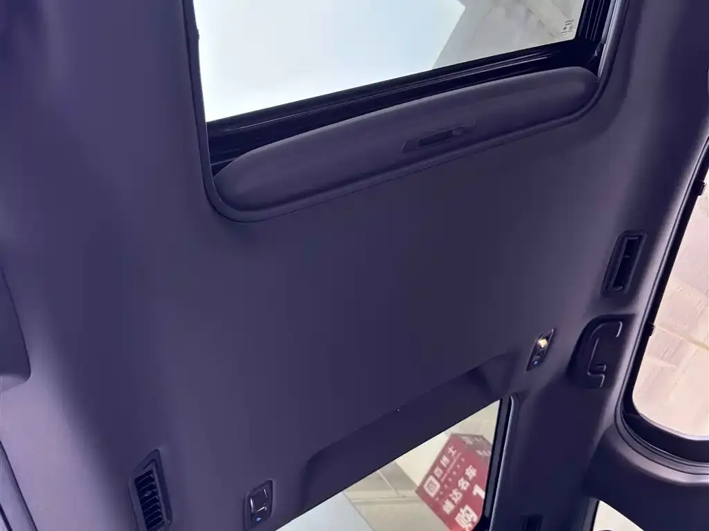 Toyota Sienna — фото 2