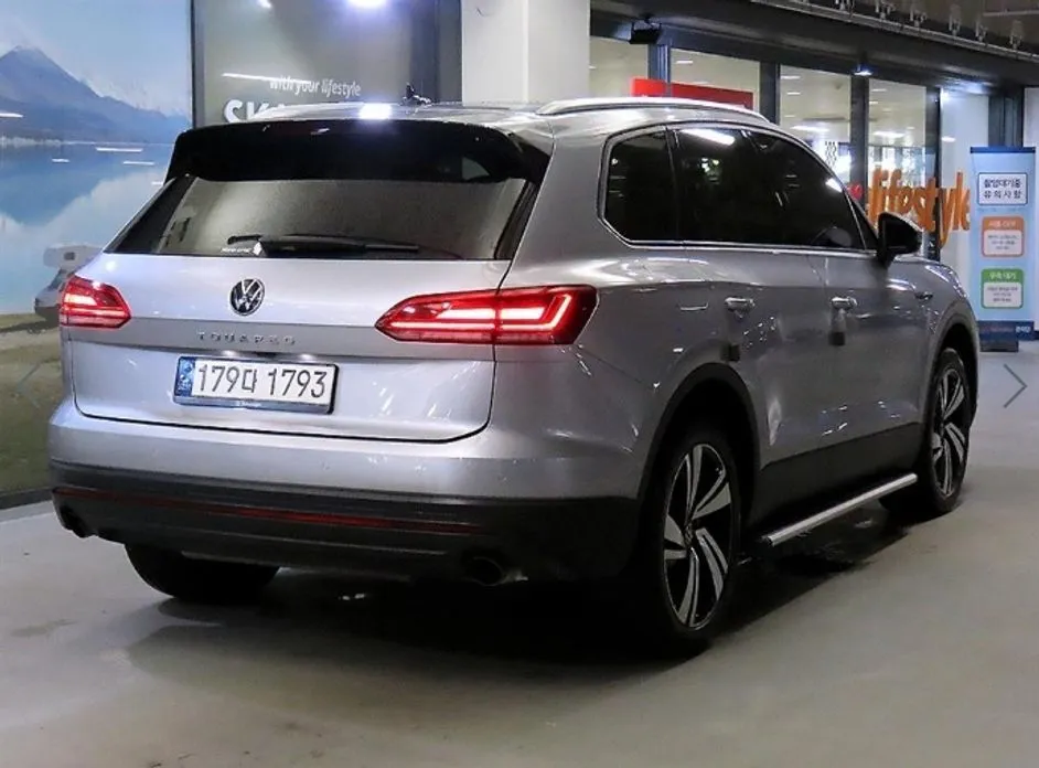 Volkswagen Touareg — фото 9