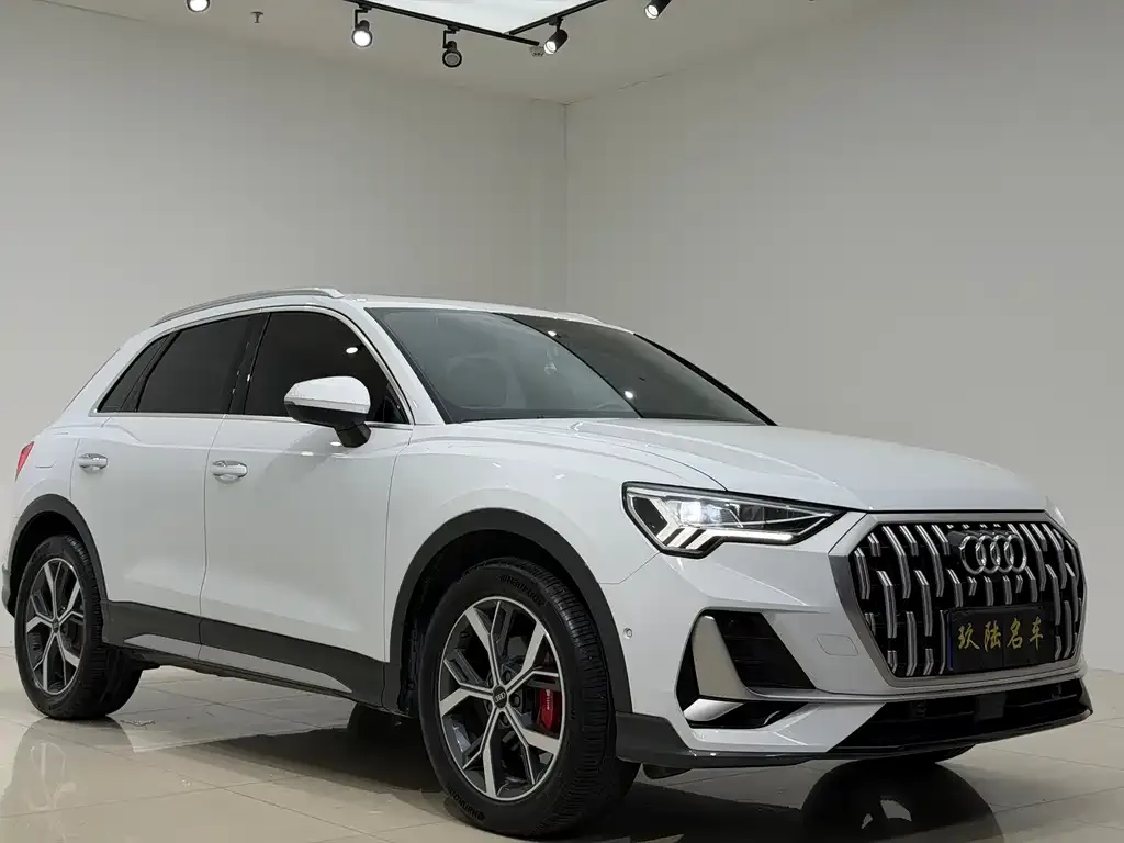 Audi Q3 — фото 10