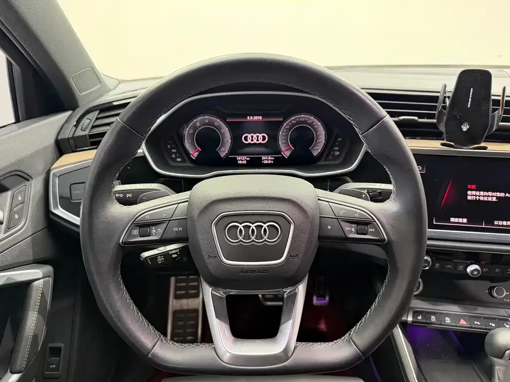 Audi Q3 — фото 5