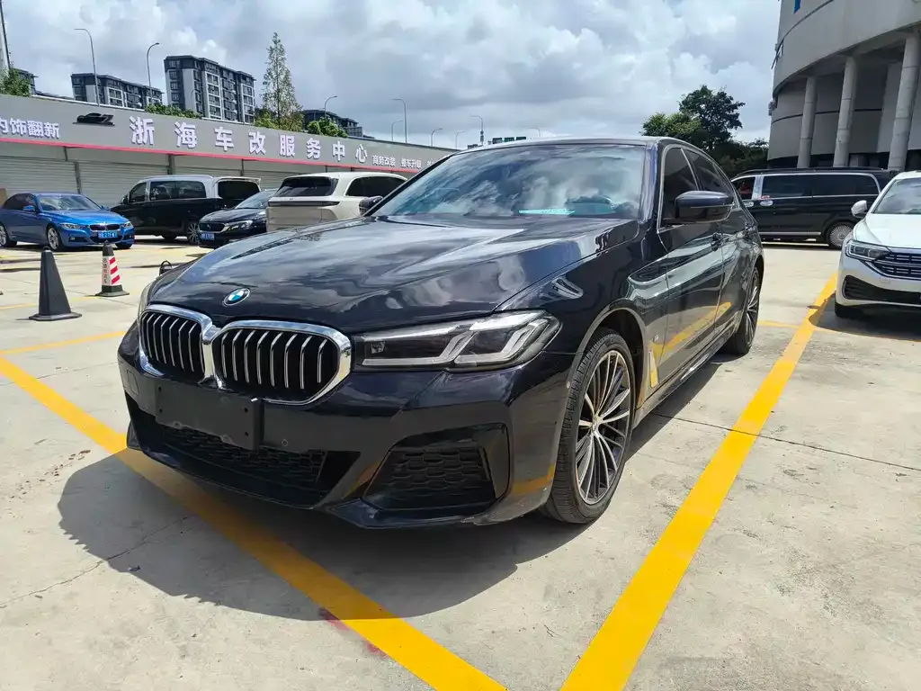 BMW 5 Series — фото 1