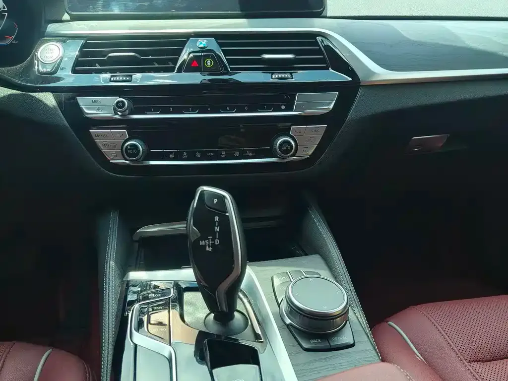 BMW 5 Series — фото 10