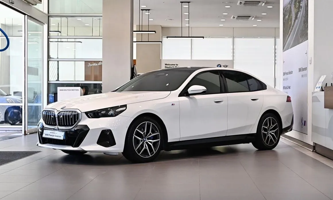 BMW i5 — фото 1