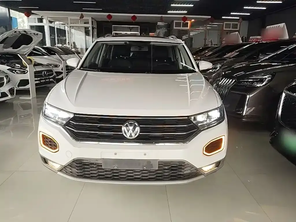 Volkswagen T-Roc — фото 10