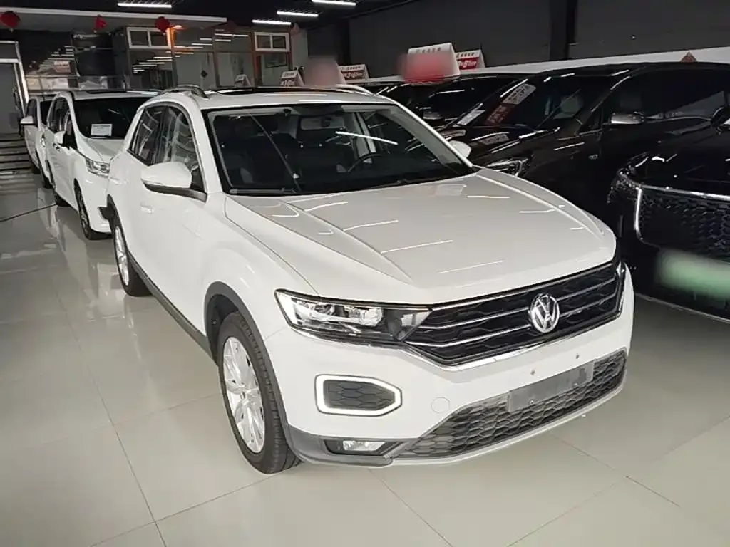 Volkswagen T-Roc — фото 6