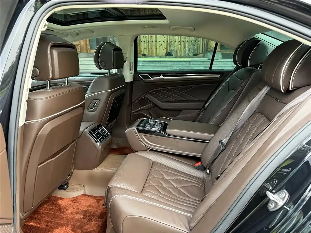 Volkswagen Phideon — фото 9