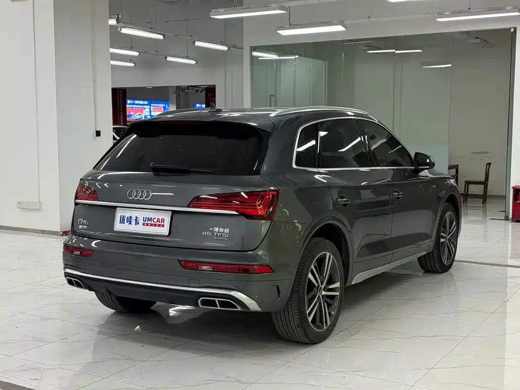 Audi Q5L — фото 3