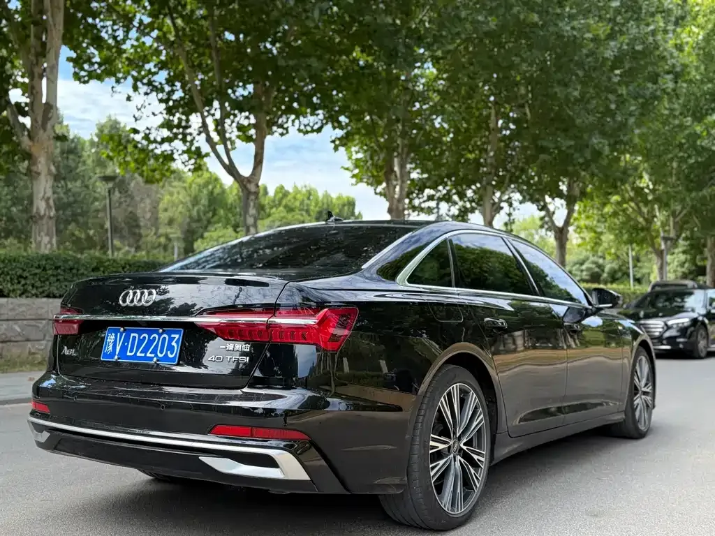 Audi A6L — фото 8