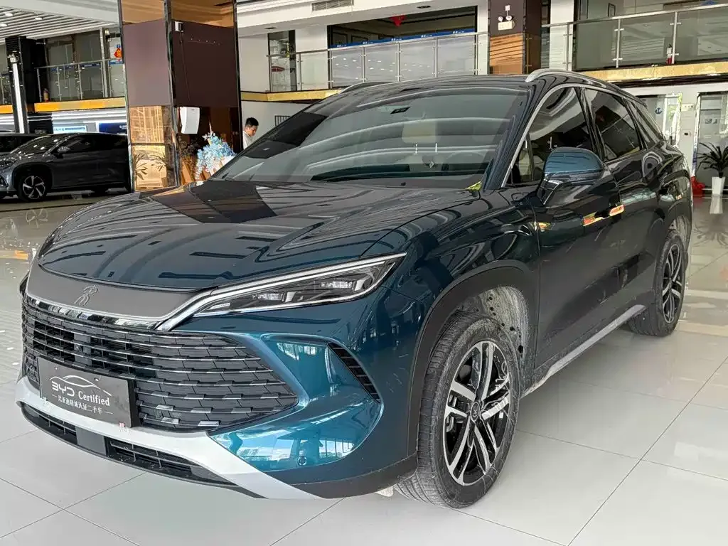 BYD L DM-i — фото 1
