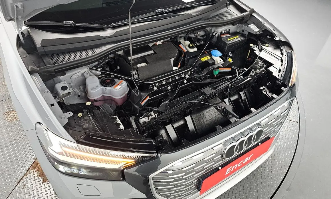 Audi Q4 e-tron — фото 10