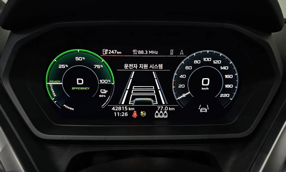 Audi Q4 e-tron — фото 2