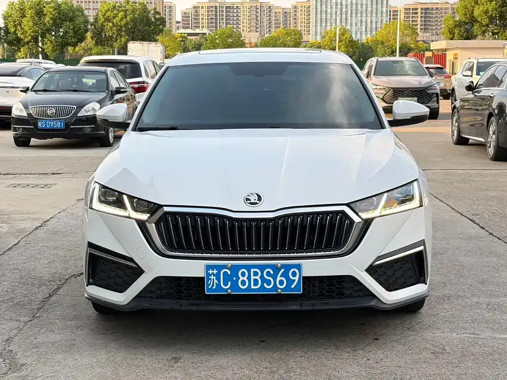 Skoda Octavia — фото 6