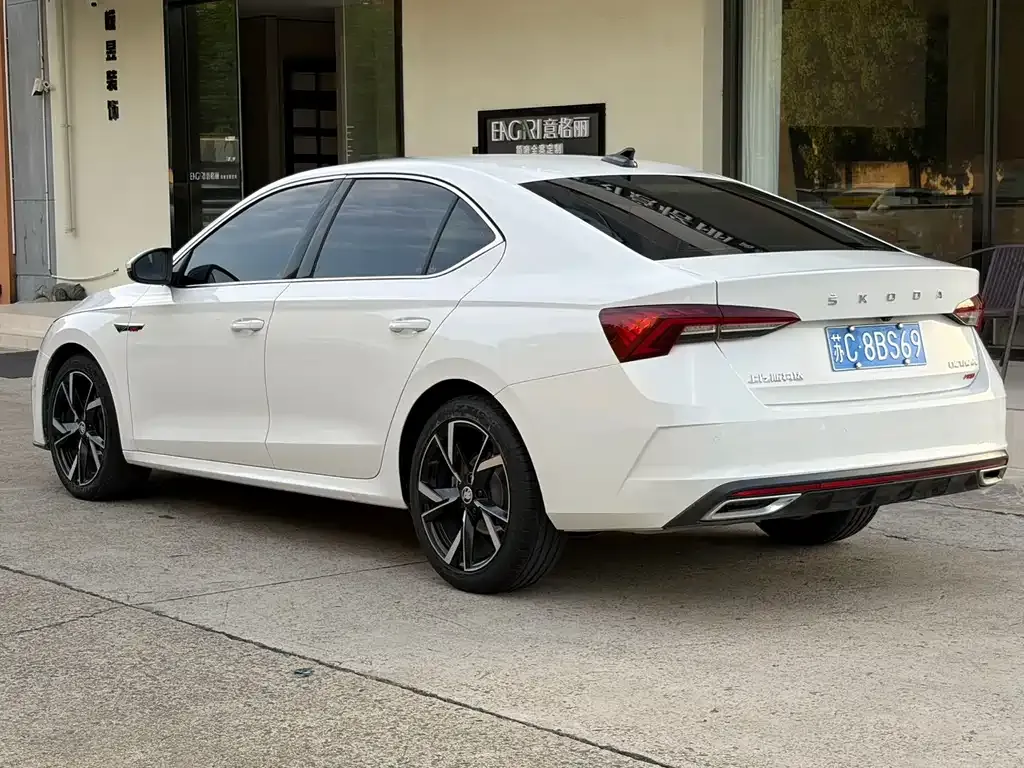 Skoda Octavia — фото 8