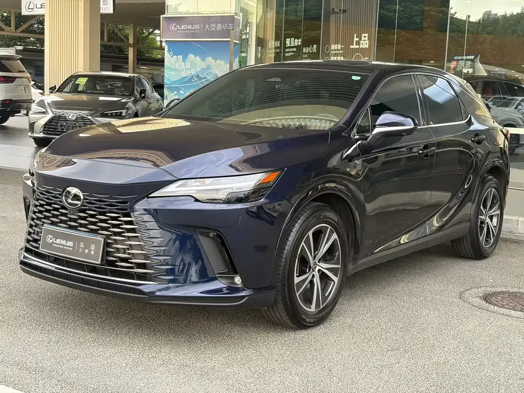 Lexus RX — фото 1